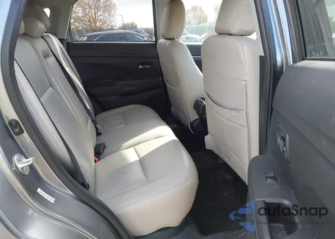 2011 Mitsubishi Outlander Sport Se z USA, uszkodzony, nr VIN JA4AP4AU0BZ011727